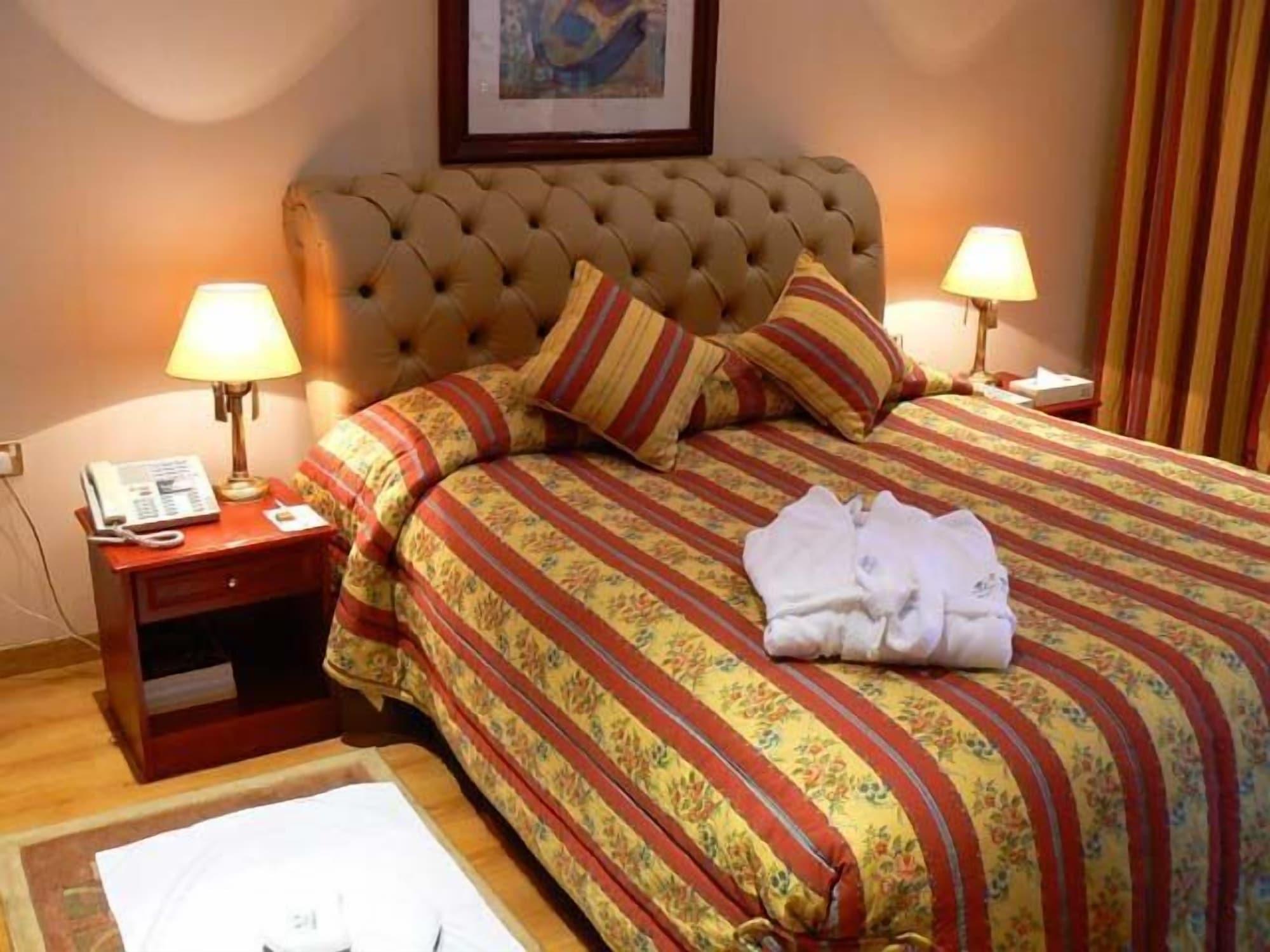 Al Bustan Hotel Доха Экстерьер фото