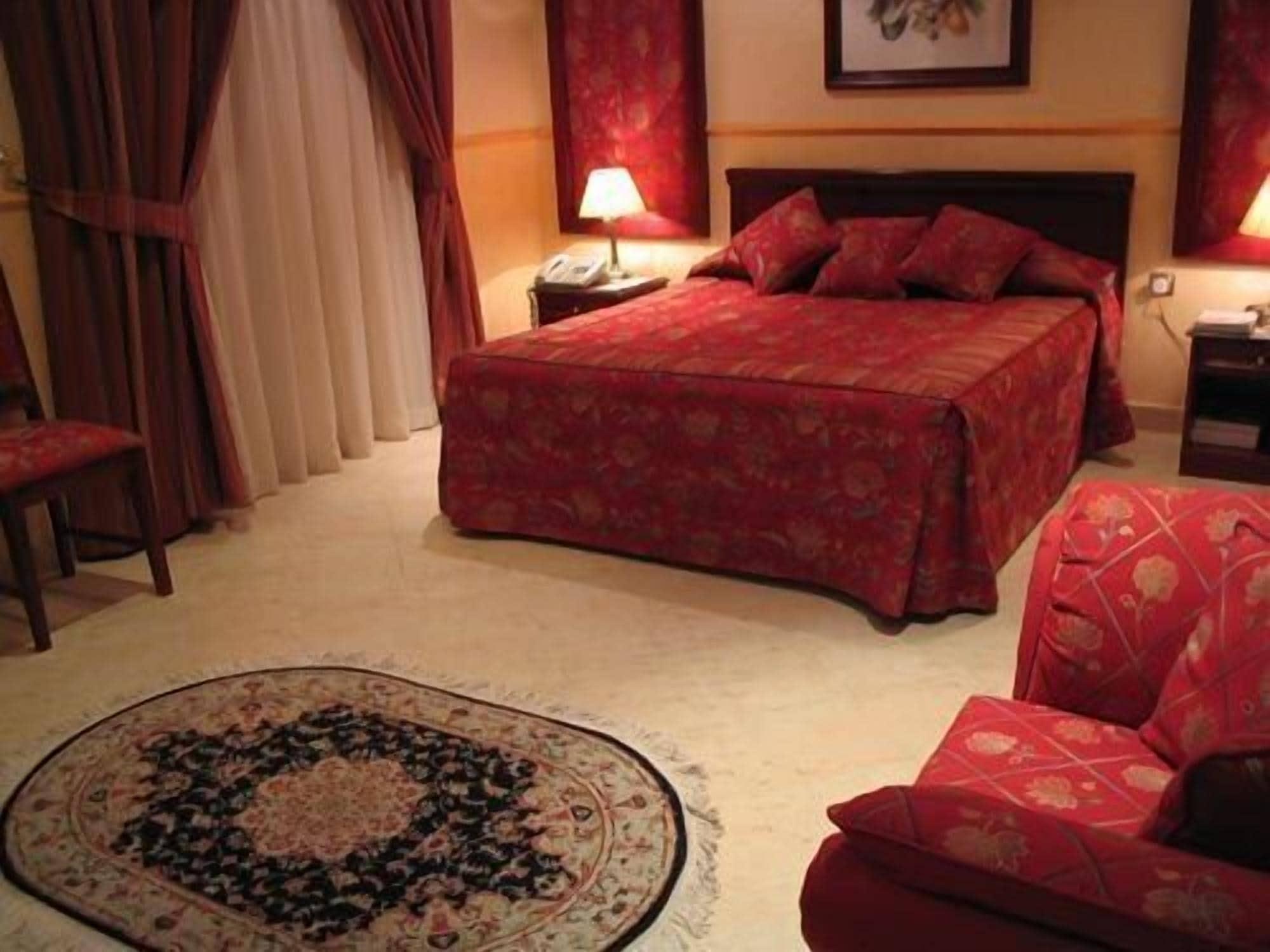 Al Bustan Hotel Доха Экстерьер фото
