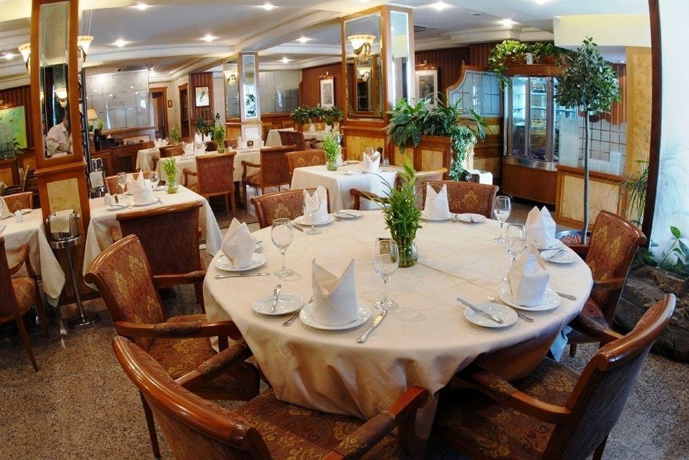Al Bustan Hotel Доха Экстерьер фото